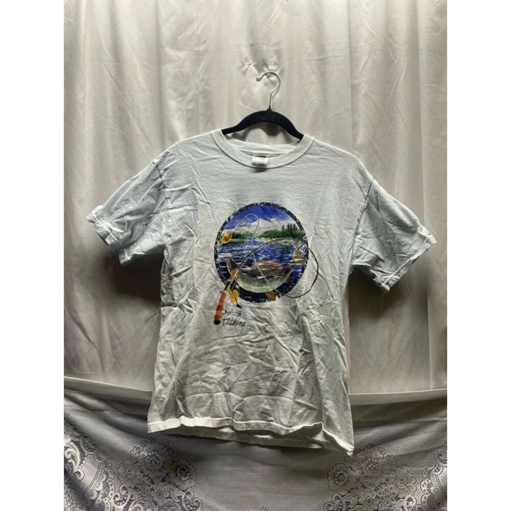 Fruit of loom medium t shirt fishing lake trees detail